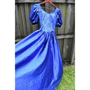 Formal Lace Satin Prom Dress Old Fashion Ball Gown